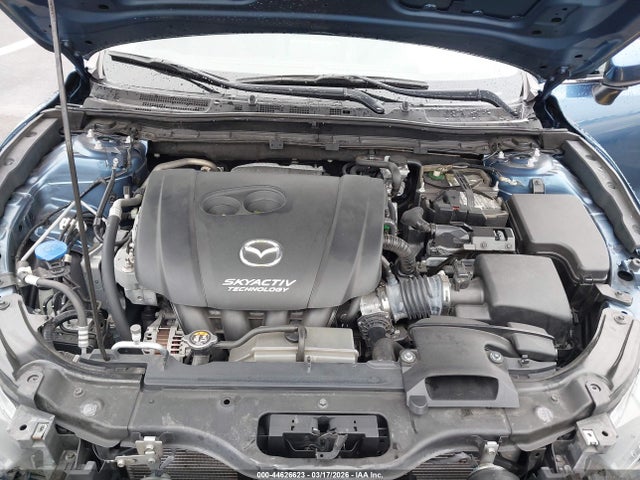 44626623 :رقم المزاد ، 3MZBN1V38JM214135 vin ، 2018 Mazda Mazda3 Touring مزاد بيع