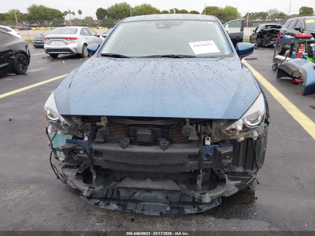 44626623 :رقم المزاد ، 3MZBN1V38JM214135 vin ، 2018 Mazda Mazda3 Touring مزاد بيع