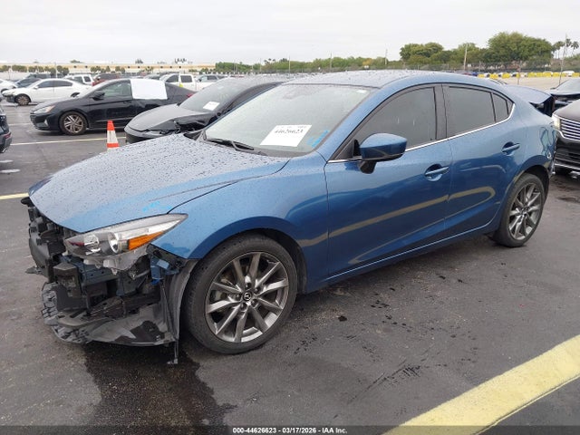 44626623 :رقم المزاد ، 3MZBN1V38JM214135 vin ، 2018 Mazda Mazda3 Touring مزاد بيع