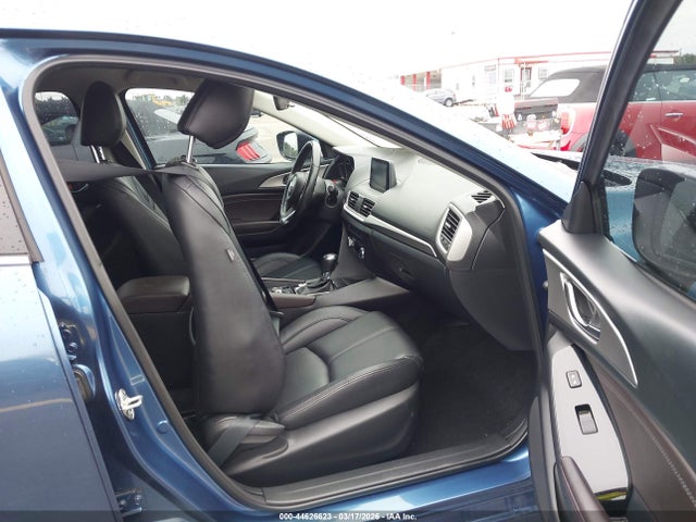 44626623 :رقم المزاد ، 3MZBN1V38JM214135 vin ، 2018 Mazda Mazda3 Touring مزاد بيع