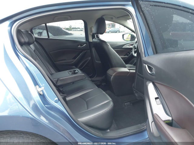 44626623 :رقم المزاد ، 3MZBN1V38JM214135 vin ، 2018 Mazda Mazda3 Touring مزاد بيع
