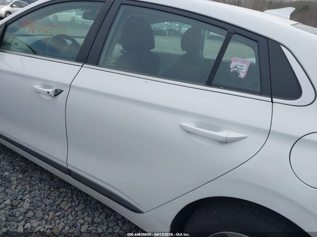 2017 HYUNDAI IONIQ HYBRID KMHC75LC6HU019860 Photo 5