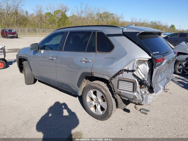 2020 TOYOTA RAV4 2T3W1RFVXLC074493 Photo 2