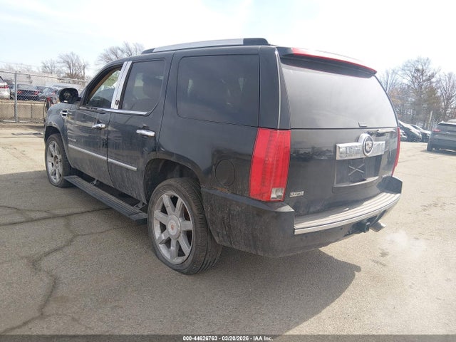 2011 CADILLAC ESCALADE 1GYS4CEF6BR155589 Photo 2