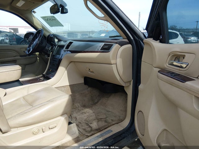 2011 CADILLAC ESCALADE 1GYS4CEF6BR155589 Photo 4