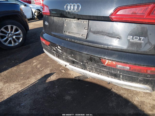 WA1BNAFY1J2211558 Audi Q5 2.0t Premium/2.0t Tech Premium