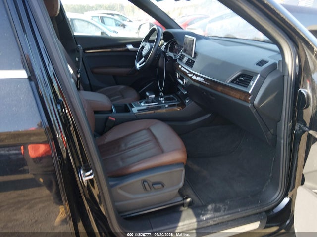 WA1BNAFY1J2211558 Audi Q5 2.0t Premium/2.0t Tech Premium