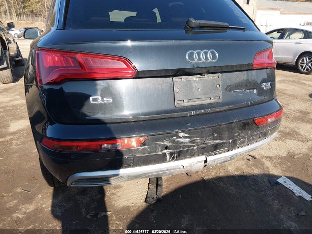 WA1BNAFY1J2211558 Audi Q5 2.0t Premium/2.0t Tech Premium