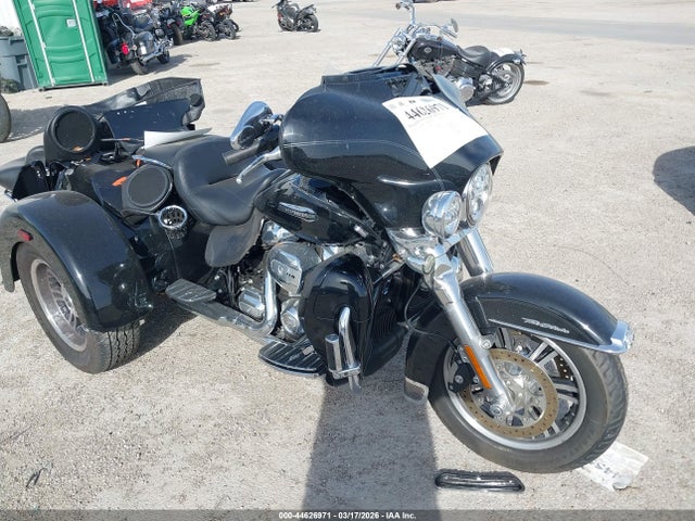 2020 HARLEY-DAVIDSON FLHTCUTG 1HD1MAF1XLB851079