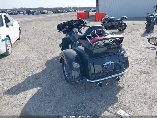 2020 HARLEY-DAVIDSON FLHTCUTG 1HD1MAF1XLB851079 Photo 2