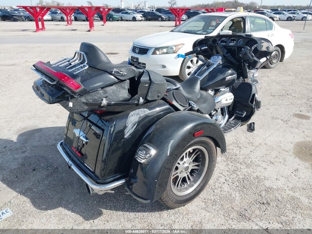 2020 HARLEY-DAVIDSON FLHTCUTG 1HD1MAF1XLB851079 Photo 3