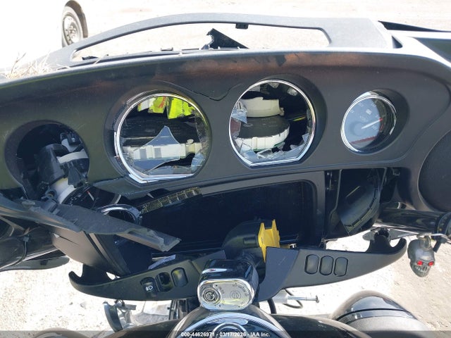 2020 HARLEY-DAVIDSON FLHTCUTG 1HD1MAF1XLB851079 Photo 6