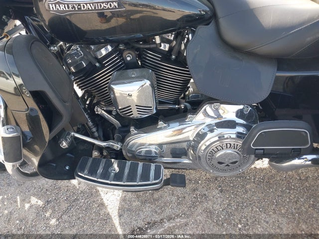 2020 HARLEY-DAVIDSON FLHTCUTG 1HD1MAF1XLB851079 Photo 8