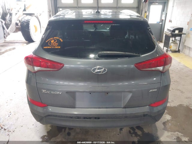 KM8J3CA4XHU467120 Hyundai TUCSON SE