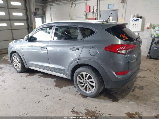 KM8J3CA4XHU467120 Hyundai TUCSON SE