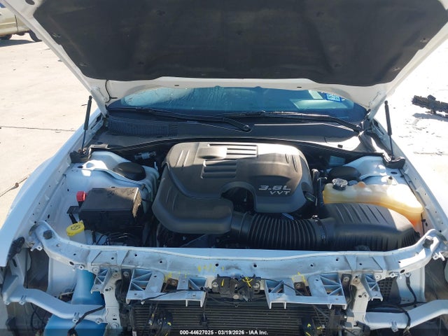 2C3CCAAG0JH317106 Chrysler 300 Touring