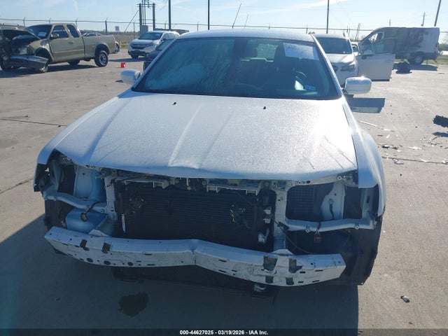 2C3CCAAG0JH317106 Chrysler 300 Touring