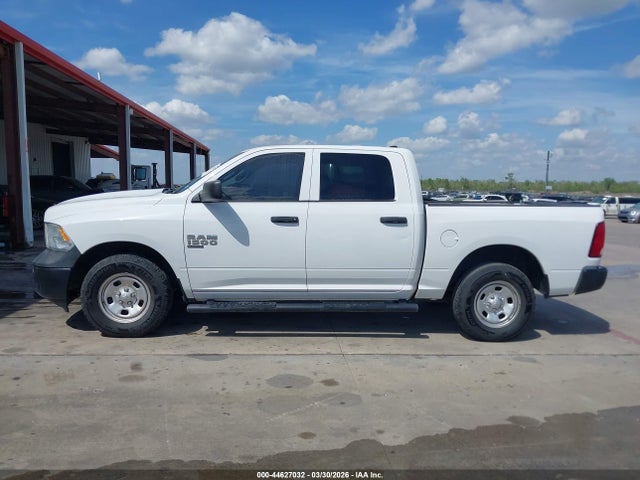 1C6RR7KG7KS681384 RAM 1500 Classic Tradesman 4x4 5&#039;7 Box