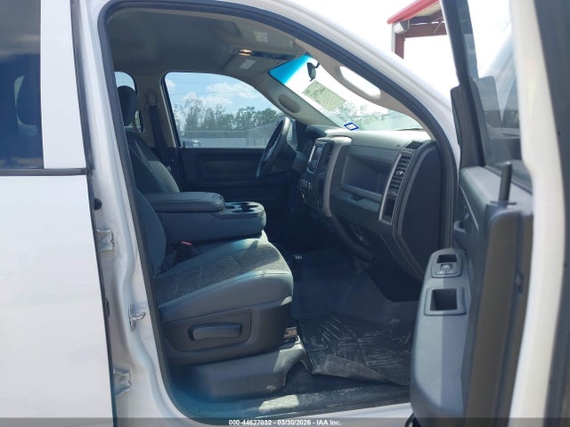 1C6RR7KG7KS681384 RAM 1500 Classic Tradesman 4x4 5&#039;7 Box