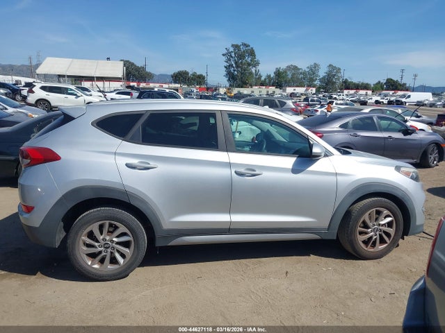 KM8J33A41HU329353 Hyundai TUCSON SE