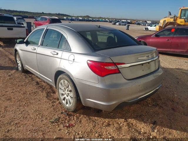 2014 CHRYSLER 200 1C3CCBAB5EN213802 Photo 2