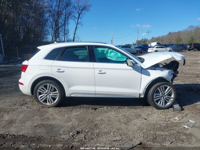 44627146 :رقم المزاد ، WA1BNAFY2J2134473 vin ، 2018 Audi Q5 2.0t Premium/2.0t Tech Premium مزاد بيع