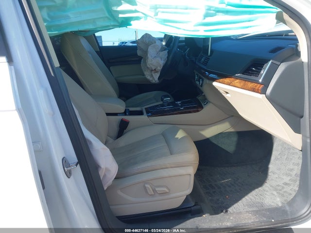 44627146 :رقم المزاد ، WA1BNAFY2J2134473 vin ، 2018 Audi Q5 2.0t Premium/2.0t Tech Premium مزاد بيع