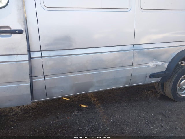 Продажа на аукционе авто 2004 Dodge Sprinter Van 3500 High Roof, vin: WD2PD444345631517, номер лота: 44627202