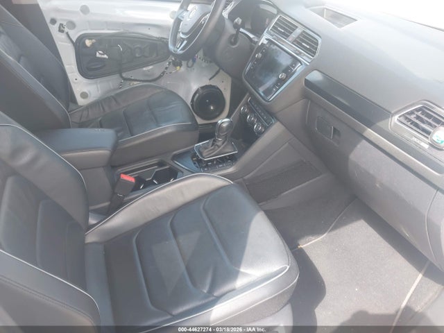 44627274 :رقم المزاد ، 3VV5B7AX9JM119833 vin ، 2018 Volkswagen Tiguan 2.0t Sel Premium مزاد بيع