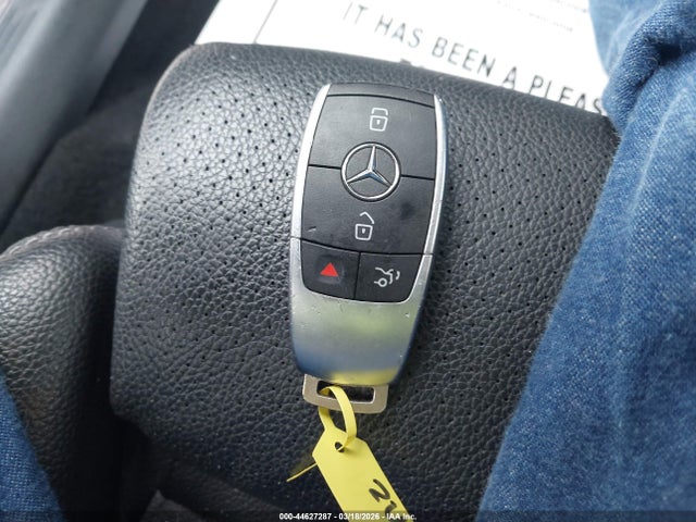 44627287 :رقم المزاد ، W1KWF8EB6MR648967 vin ، 2021 Mercedes-benz C 300 4matic مزاد بيع