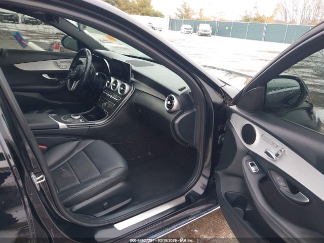44627287 :رقم المزاد ، W1KWF8EB6MR648967 vin ، 2021 Mercedes-benz C 300 4matic مزاد بيع