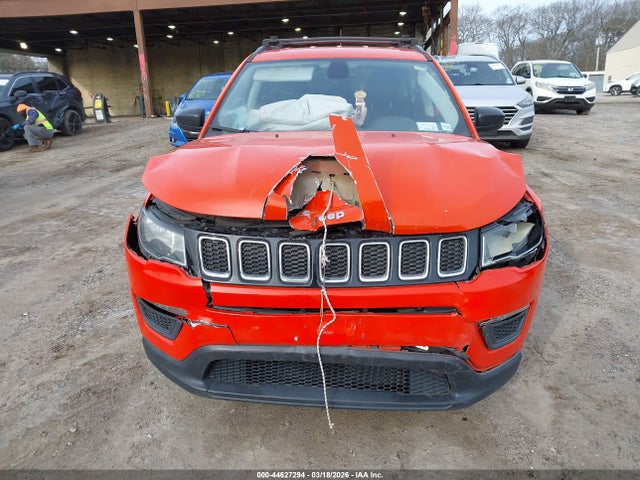 44627294 :رقم المزاد ، 3C4NJCAB4JT339398 vin ، 2018 Jeep Compass Sport Fwd مزاد بيع