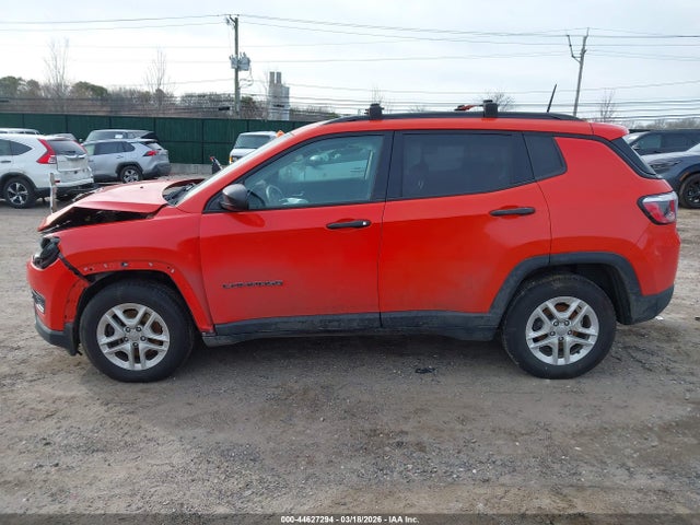 44627294 :رقم المزاد ، 3C4NJCAB4JT339398 vin ، 2018 Jeep Compass Sport Fwd مزاد بيع