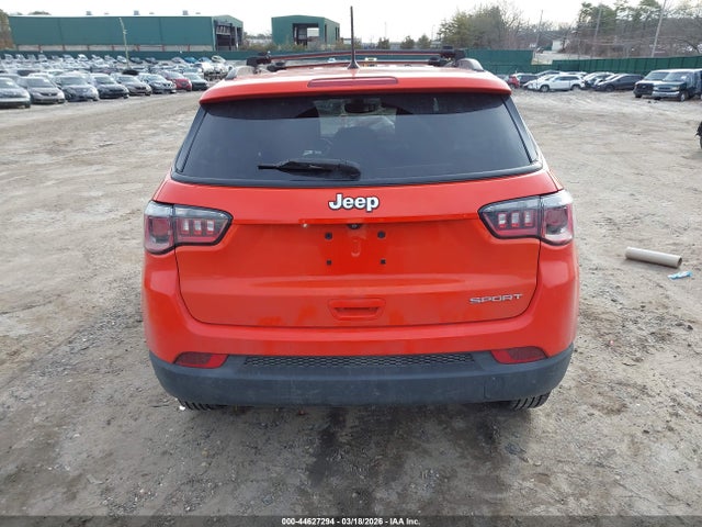 44627294 :رقم المزاد ، 3C4NJCAB4JT339398 vin ، 2018 Jeep Compass Sport Fwd مزاد بيع