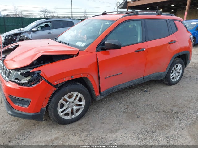 44627294 :رقم المزاد ، 3C4NJCAB4JT339398 vin ، 2018 Jeep Compass Sport Fwd مزاد بيع