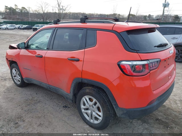 44627294 :رقم المزاد ، 3C4NJCAB4JT339398 vin ، 2018 Jeep Compass Sport Fwd مزاد بيع