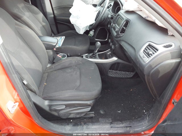 44627294 :رقم المزاد ، 3C4NJCAB4JT339398 vin ، 2018 Jeep Compass Sport Fwd مزاد بيع