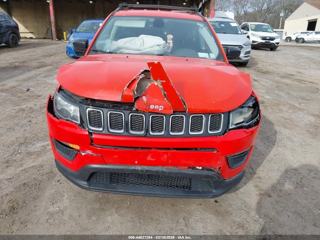 44627294 :رقم المزاد ، 3C4NJCAB4JT339398 vin ، 2018 Jeep Compass Sport Fwd مزاد بيع