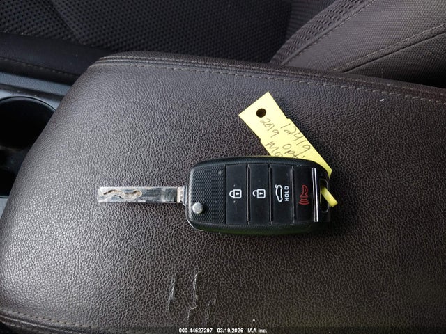 Продаж на аукціоні авто 2019 Kia Optima Lx, vin: 5XXGT4L33KG374509, номер лоту: 44627297
