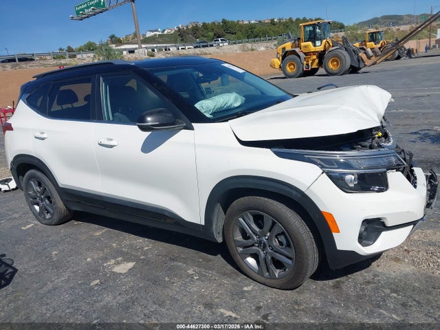 44627300 :رقم المزاد ، KNDEU2AAXP7418418 vin ، 2023 Kia Seltos S مزاد بيع