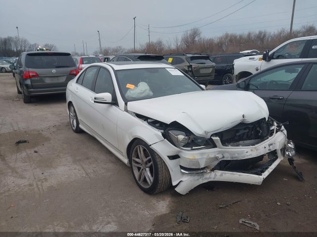 44627317 :رقم المزاد ، WDDGF8AB0DR253631 vin ، 2013 Mercedes-benz C 300 Sport 4matic مزاد بيع