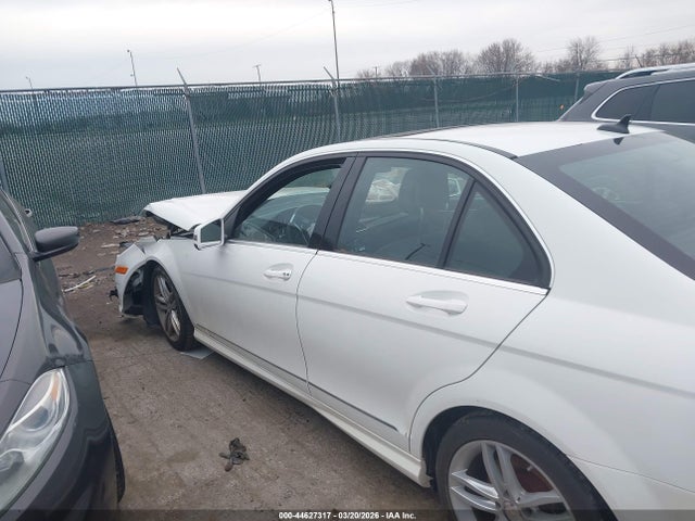 Aukcja sprzedaży 2013 Mercedes-benz C 300 Sport 4matic, vin: WDDGF8AB0DR253631, numer aukcji: 44627317