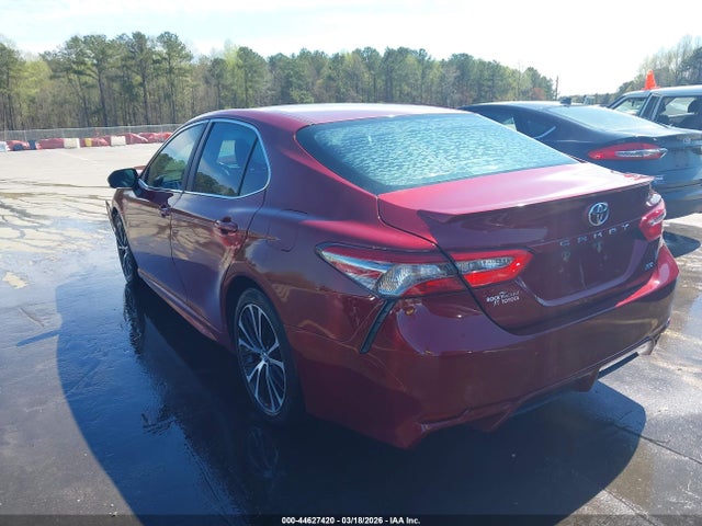 2018 TOYOTA CAMRY 4T1B11HK6JU515074 Photo 2