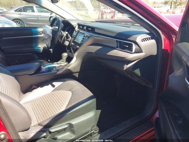 2018 TOYOTA CAMRY 4T1B11HK6JU515074 Photo 4