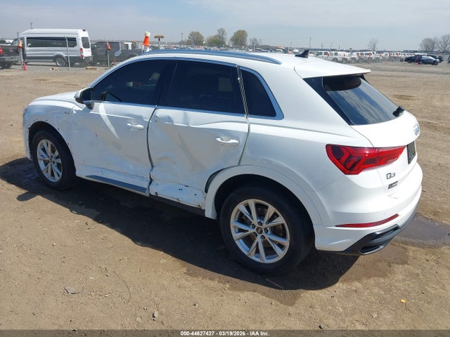 2022 Audi Q3 Premium 45 Tfsi S Line Quattro Tiptronic მანქანა იყიდება აუქციონზე, vin: WA1DECF31N1005189, აუქციონის ნომერი: 44627427