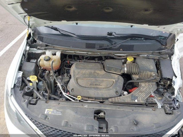 44627484 :رقم المزاد ، 2C4RC1DG6MR520226 vin ، 2021 Chrysler Voyager Lxi مزاد بيع