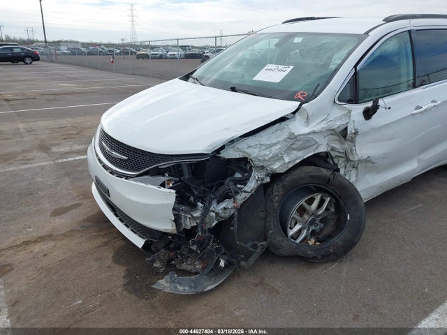 44627484 :رقم المزاد ، 2C4RC1DG6MR520226 vin ، 2021 Chrysler Voyager Lxi مزاد بيع