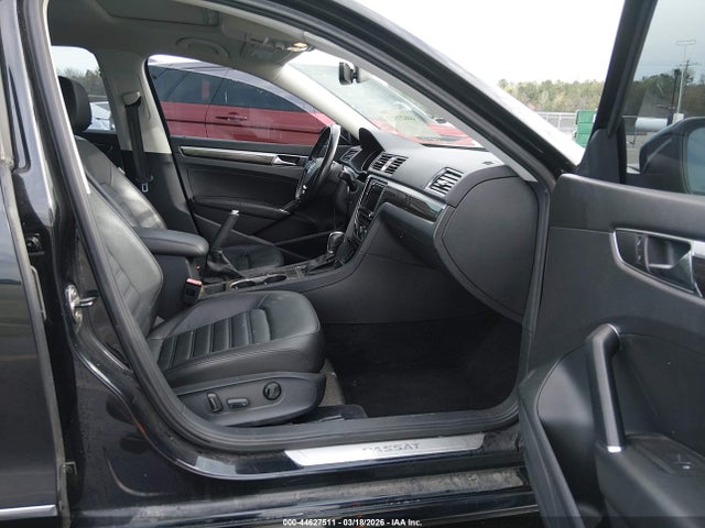 44627511 :رقم المزاد ، 1VWCT7A3XHC071445 vin ، 2017 Volkswagen Passat 1.8t Sel Premium مزاد بيع