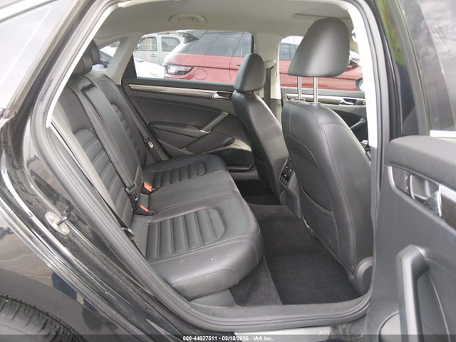 44627511 :رقم المزاد ، 1VWCT7A3XHC071445 vin ، 2017 Volkswagen Passat 1.8t Sel Premium مزاد بيع
