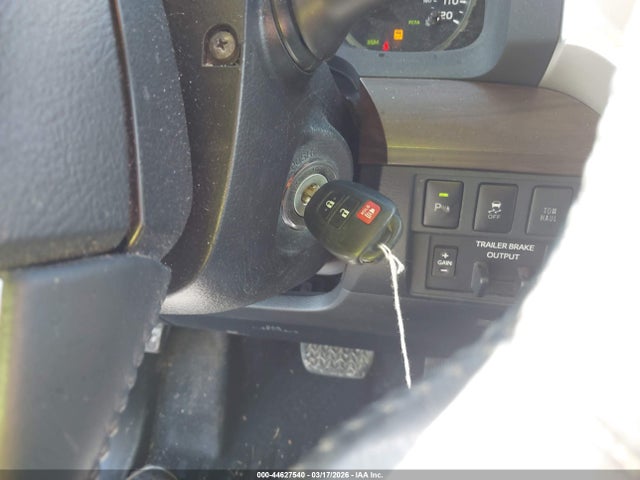 5TFHW5F16JX719826 Toyota Tundra Limited 5.7l V8